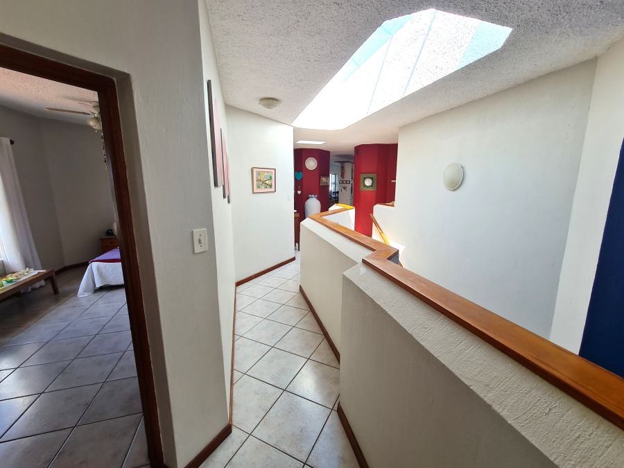 5 Bedroom Property for Sale in Wavecrest Eastern Cape